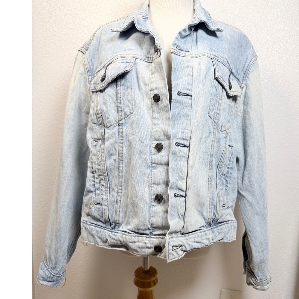 Free People Light Wash Denim Jacket Quilted Paisley Embroidered Back ML ML/G - Picture 6 of 10